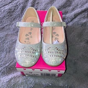 Olive and Edie Girls Dress Shoe (9c)